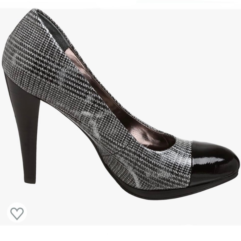 BCBGirls Stacy Platform Cap Toe Pumps Heels Size 6.5